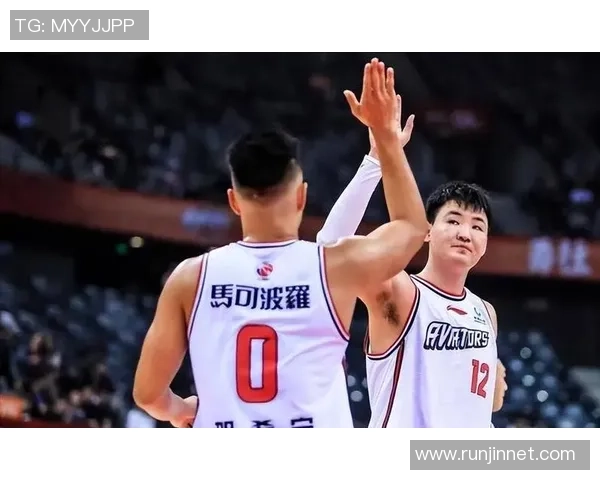 深圳篮球队在邀请赛中的力量展现与战术分析 深圳篮球队在邀请赛中的力量展现与战术分析