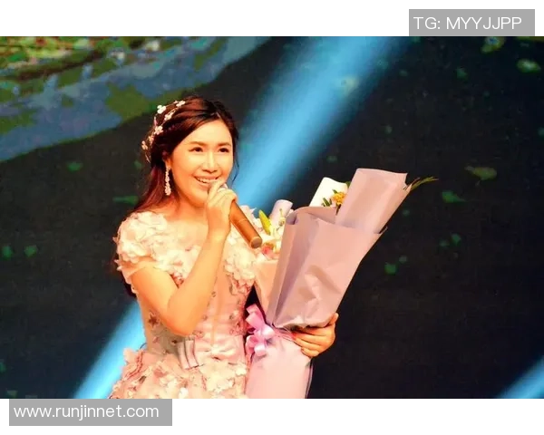 足球明星送你元旦祝福愿你新年快乐梦想成真球场上闪耀光芒